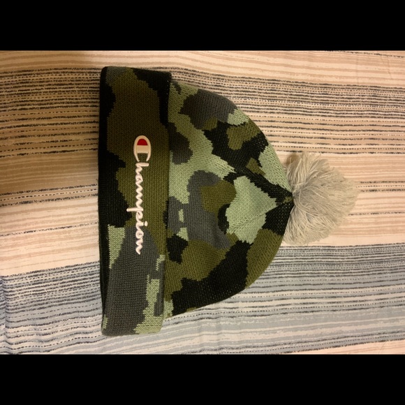 Clothes - Picture 7 of 12